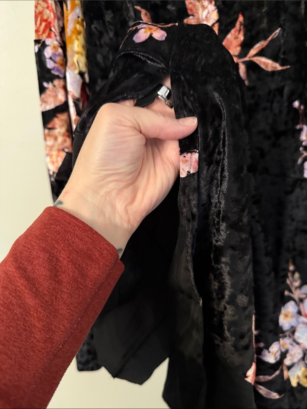 Out From Under Floral Velvet Robe - Picture 8 of 8